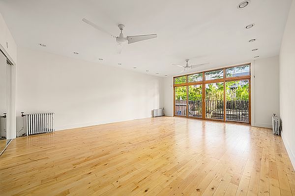 1st image of 98 15th St APT 1