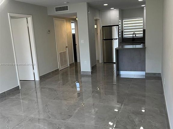 5th image of 5120 SW 40th Ave APT 25A