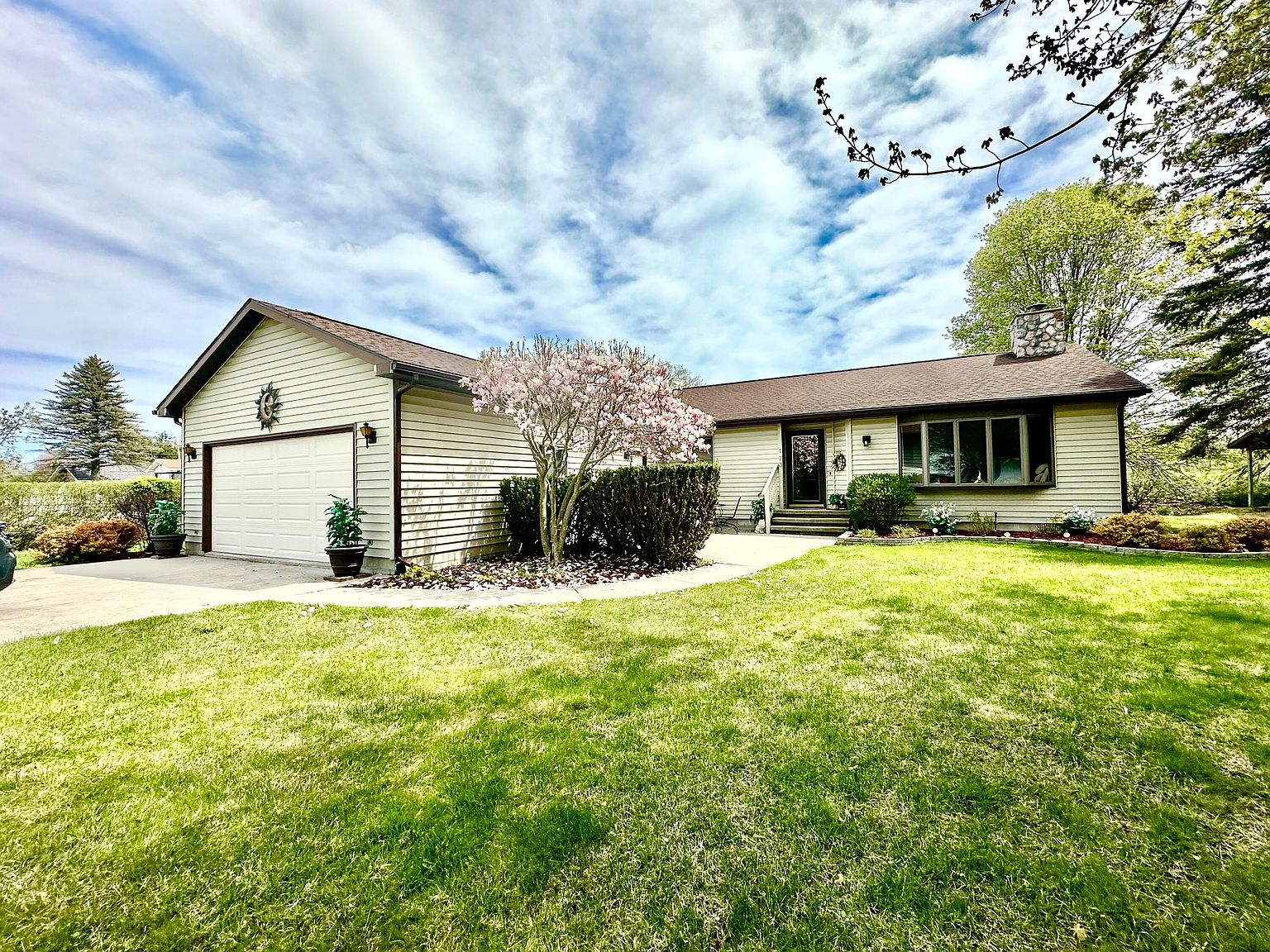 173 N Addison St, Alpena, MI 49707 | Zillow