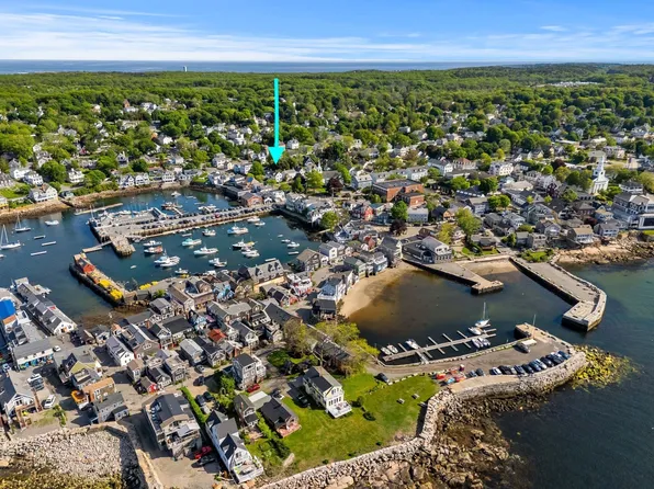 2 Mount Pleasant St APT 4, Rockport, MA 01966