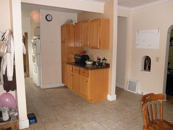 Kitchen pic 2 of 2