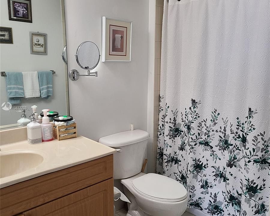2nd image of 900 SW 8th St APT 1107