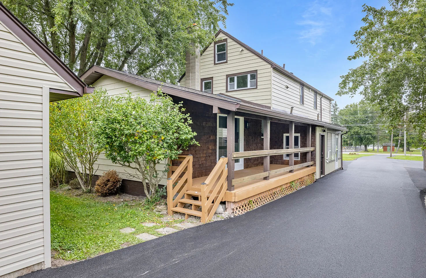 4 bed, $2,500 — Photo 3