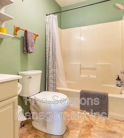 358-360 N Winooski Ave #3 — Photo 16