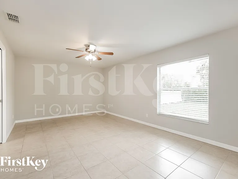 11104 Corrigan Ave — Photo 13