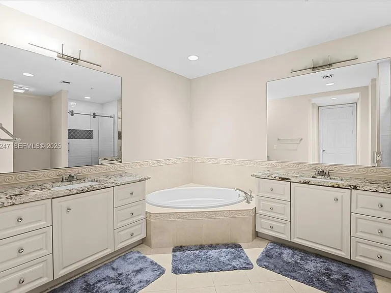 38 Harbour Isle Dr #104 — Photo 17