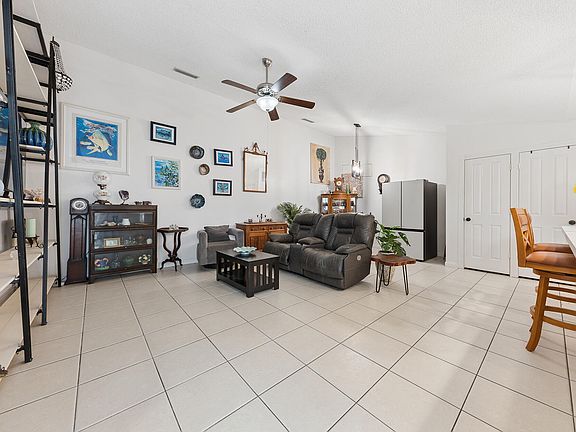 4th image of 3204 Lakemont Court