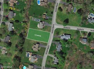 Meadow Ridge Dr, Pittsfield, MA 01201