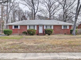 208 Menchville Rd, Newport News, VA 23602