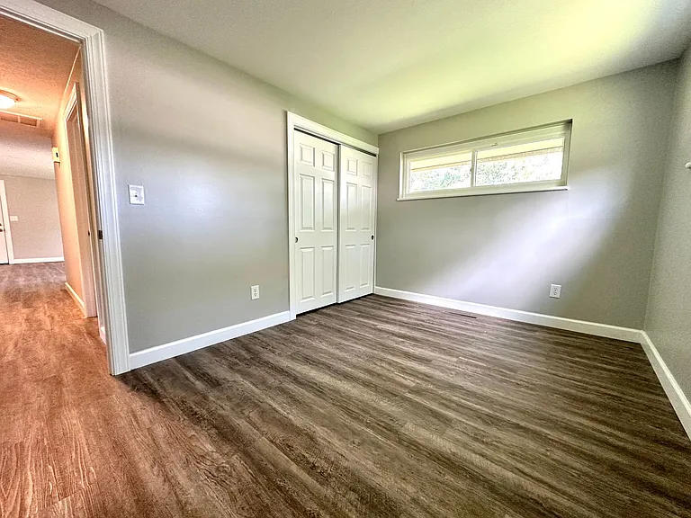 4408 Lesher Dr — Photo 17