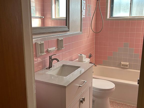 4th image of 3240 Blueacres Dr APT 1