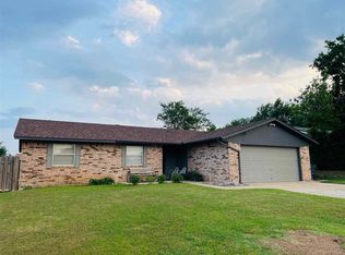 7510 NW Morrocco Dr, Lawton, OK 73505
