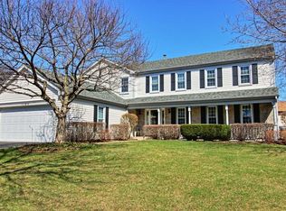 1140 Silver Pine Dr, Hoffman Estates, IL 60010