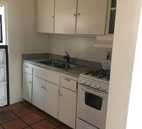 3rd image of 3544 E Bellevue St