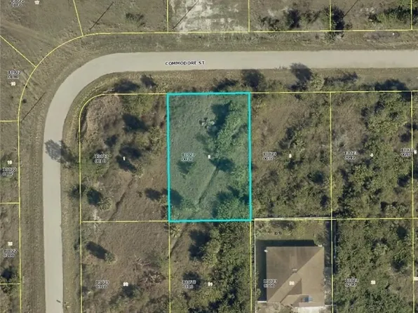 936 Commodore St, Lehigh Acres, FL 33974