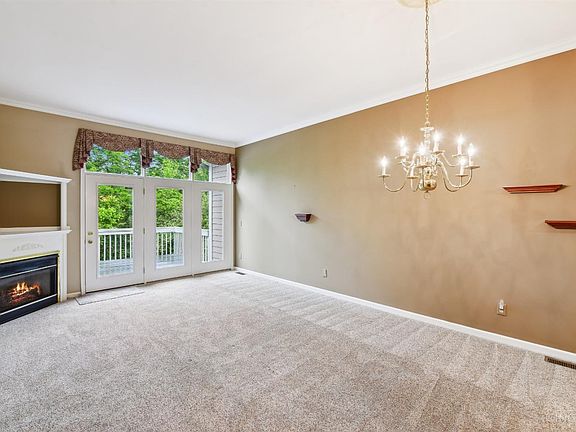 5th image of 54 Stonehaven Dr #8C