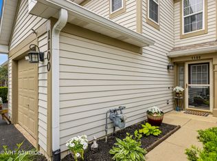 1100 Horizon Rdg, Lake In The Hills, IL 60156