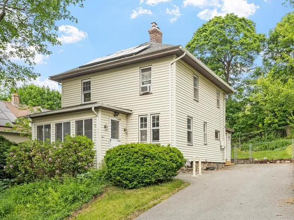 11 Wakefield St, Worcester, MA 01605