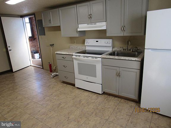 5th image of 3290 Zion Rd