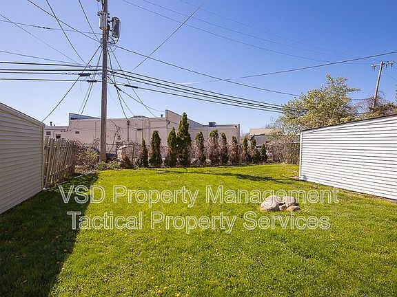 4th image of 374 E 232nd St