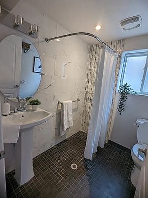 2nd image of 465 Ashdale Ave