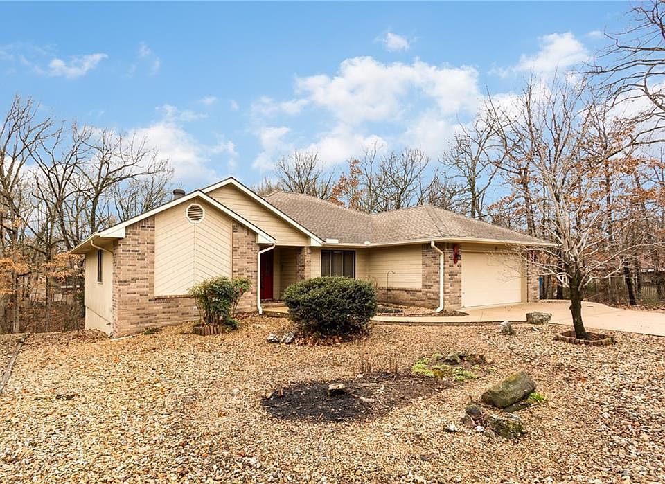 1st image of 19 Dulverton Dr