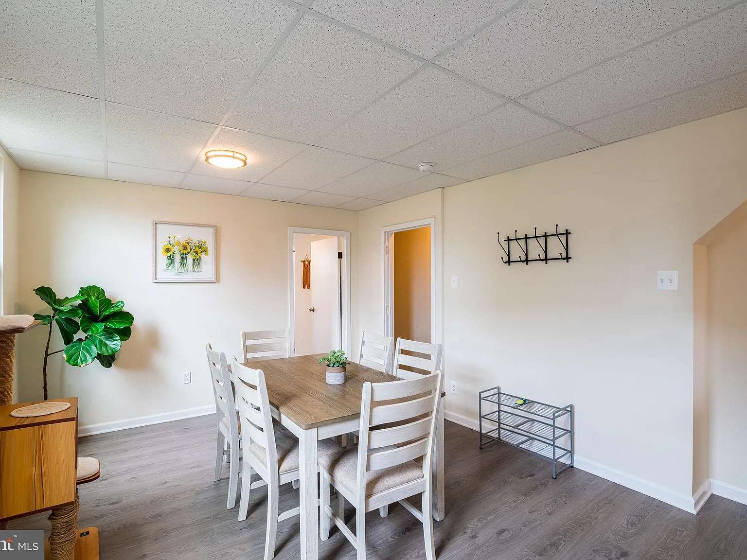 3 bed, $2,145 — Photo 4
