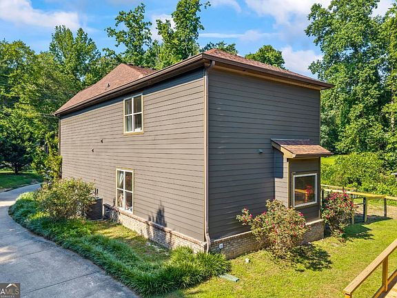4th image of 9315/9325 Meadowbrook Dr