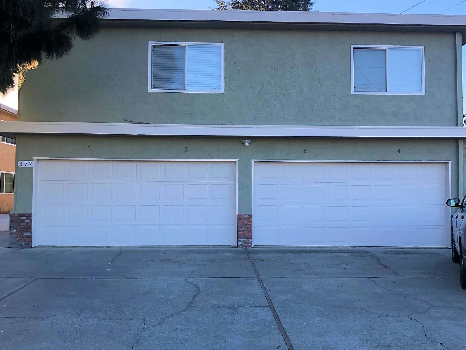 377 Best Ave — Photo 2