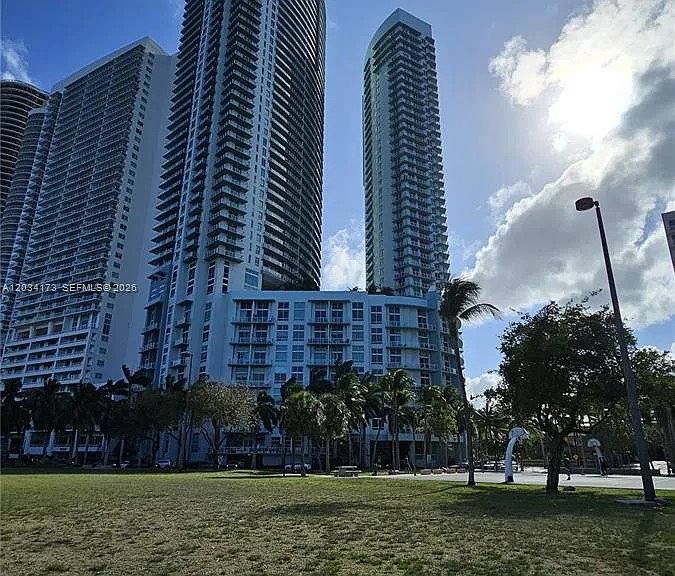 1900 N Bayshore Dr #3019 — Photo 1