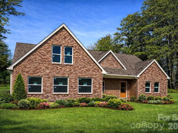 358 Autumnlight Dr, Salisbury, NC 28147