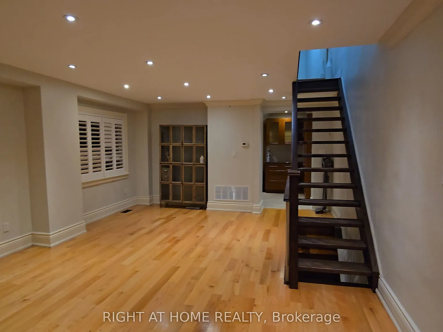 4 bed, $3,500 — Photo 2