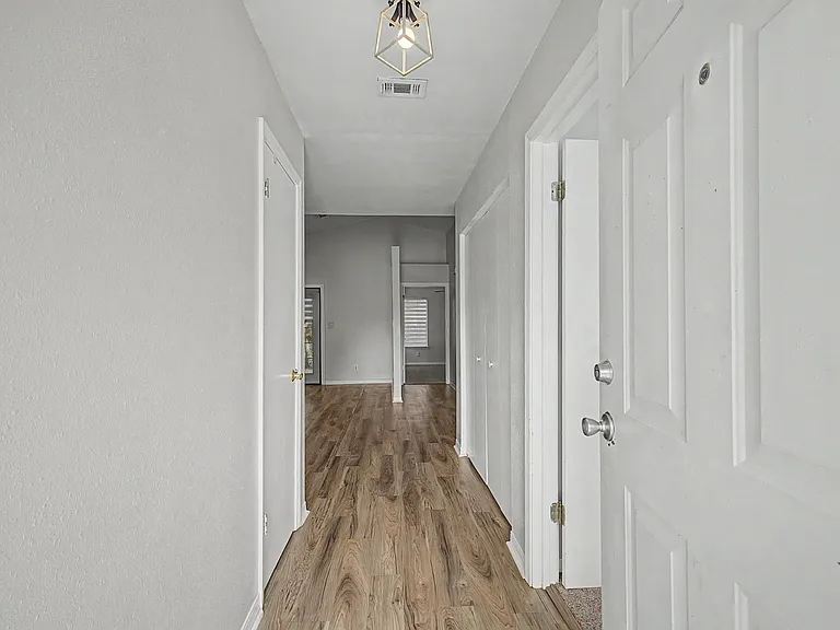 126 Manchester St — Photo 12