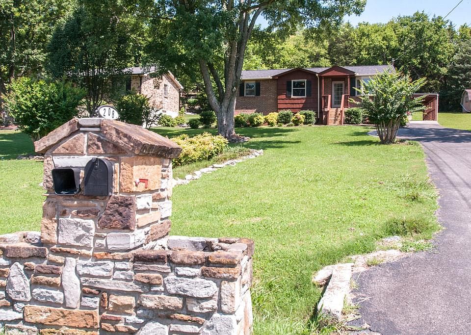 1st image of 208 Ash Dr