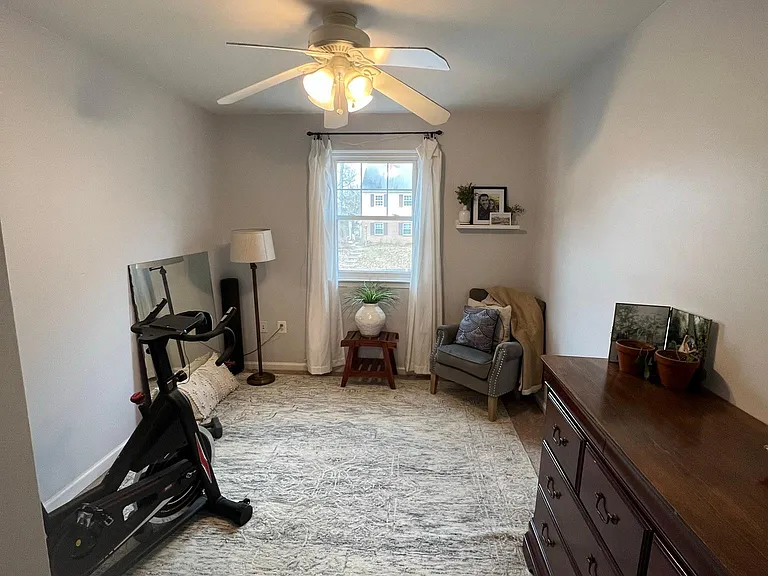 138 Denbigh Ter — Photo 17