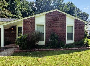 6401 Round Hill Rd, Charlotte, NC 28211