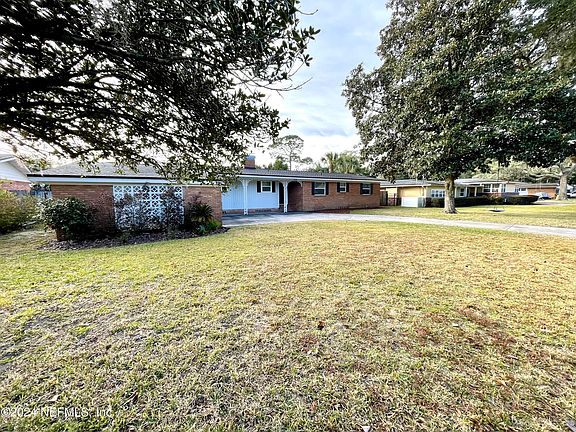 3rd image of 3724 MONTCLAIR Drive