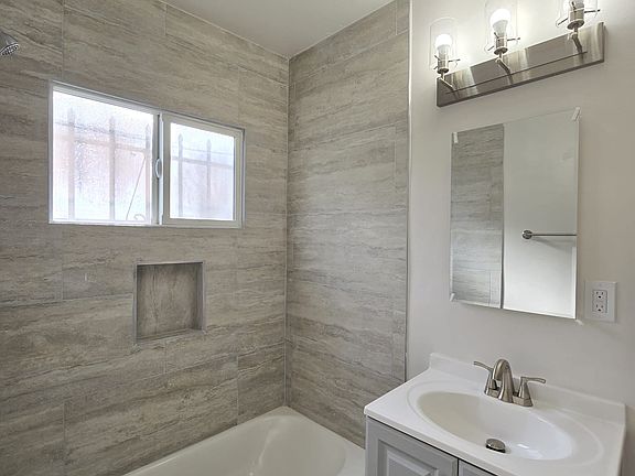 5th image of 11416 Miranda St APT 8