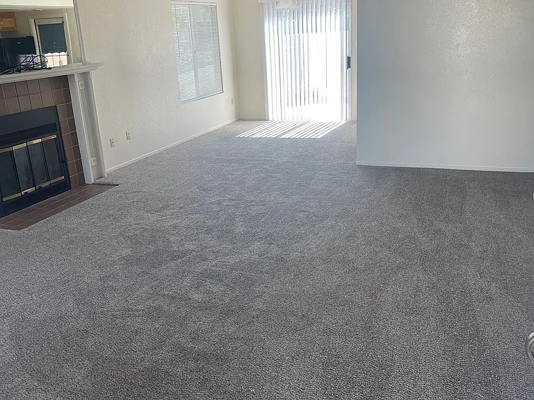 109 Marina Dr S — Photo 2
