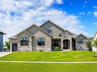1012 W Aspen Ridge Cir, Polk City, IA 50226