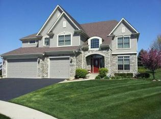 38W274 Berquist Dr, Geneva, IL 60134