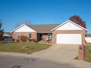 2 Joan Dr, New Baden, IL