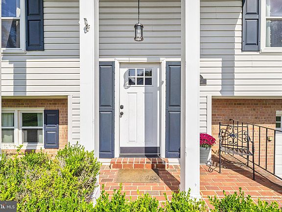 4th image of 1308 Lopp Ct