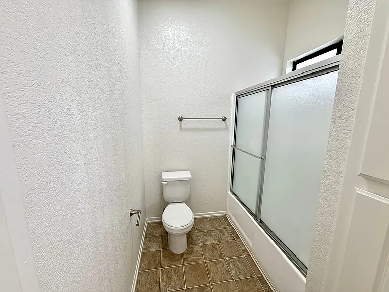 Royal Hazeltine Villas — Photo 28
