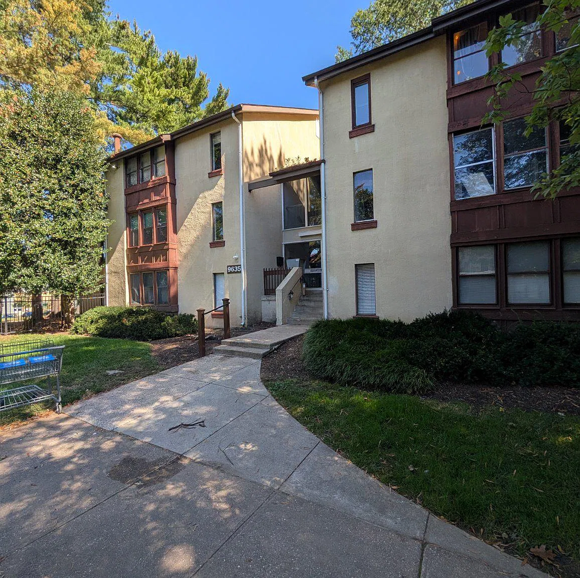 2 bed, 1.5 bath, 953 sqft, $1,990 — Photo 2