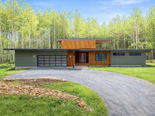 4637 Array Dr, Chapel Hill, NC 27516