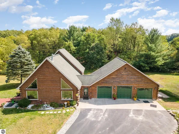 5509 S Littlefield Rd, Remus, MI 49340
