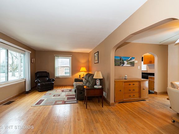 5th image of 420 N Hillside Ave