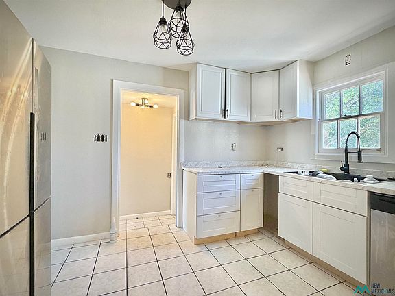 5th image of 304 E Sanger St