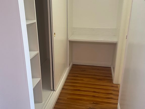 4th image of 1049 N Hayworth Ave APT 12